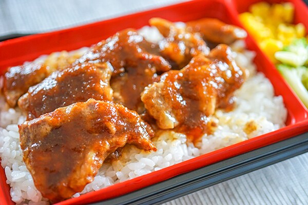 1食698円！ローソンの弁当が贅沢すぎる！！