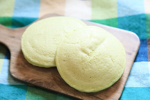 メロン味じゃなくてメロンクリームソーダ味！ファミマのパンケーキが個性的すぎる！