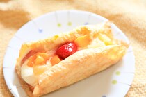 3種のフルーツをトッピング！ファミマの「オムレット」がふわうま～