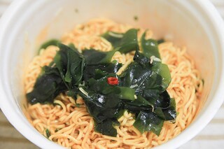 20％増量！わかめラーメンの油そばver.がピリ辛でウマい！！