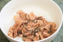 レンチン70秒で本格「ルーロー飯」！ファミマの“ちょいかけ”が便利すぎる！