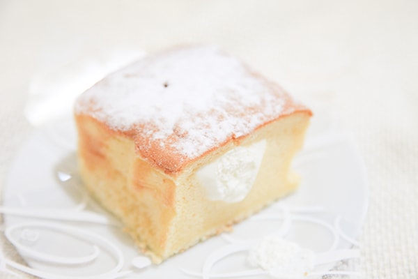 ローソンのパウンドケーキを食べたらふわふわすぎてイメージが変わった