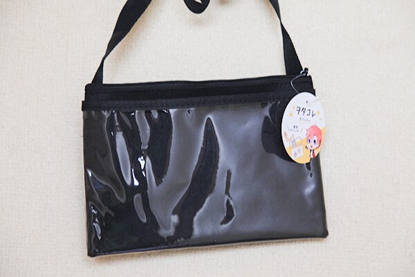 1個110円！ヲタ活にも！セリアの「痛サコッシュ」がめちゃ使える！！