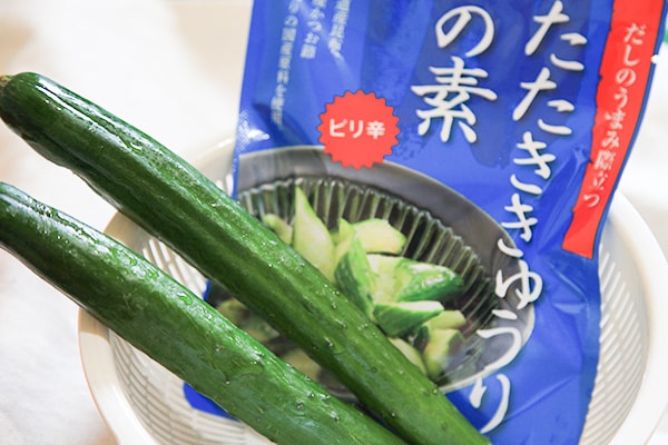 カルディの○○を使えば、きゅうりをたたいてもむだけでおつまみに!