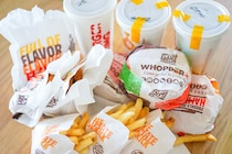 バーガーキングの「デリバリーセット」のボリュームがハンパない！