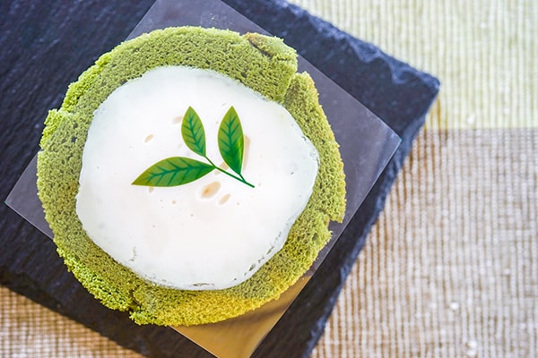 ローソンの新作ロールケーキがウマすぎません？