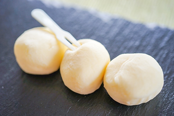 もちとろ！セブンの新食感スイーツがウマイと話題！！