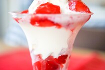 果肉たっぷり！ミニストップのいちごパフェが最高すぎる！！