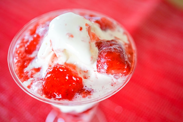 果肉たっぷり！ミニストップのいちごパフェが最高すぎる！！