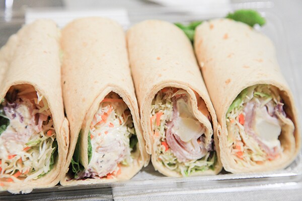 野菜たっぷりでうれしい!ファミマの「トルティーヤ」の新作は…