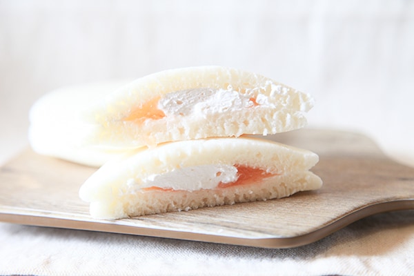 もっちり食感&フレッシュ果肉が◎!桃好き必見のパンケーキって?