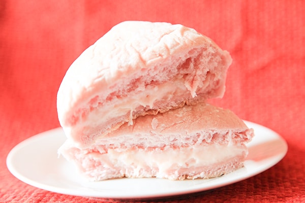 桃好きさんは絶対食べて!ファミマの新作パンがウマすぎて震える