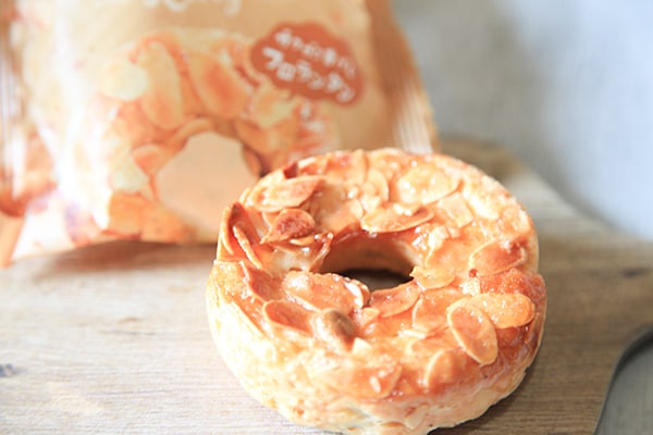 詳細不明…!? ローソンのドーナツ風“隠れスイーツ”がウマイ!!