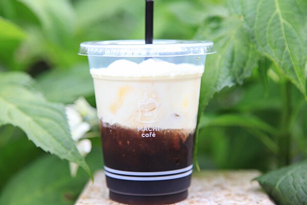 最後はまさかの自分で!? SNSで話題の「チーズティー」を飲んでみた