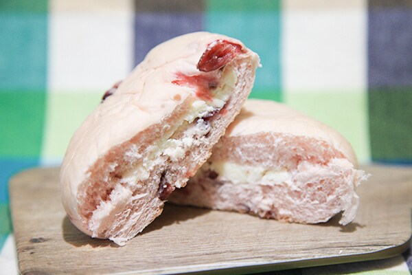 ファミマで「激ウマ」と話題の菓子パンって？