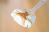 森永ミルクキャラメルアイスはとろ～りソース入りで激ウマ！！