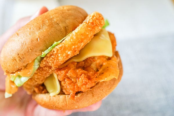 【ケンタッキー】数量限定サンドのボリューム感が凄まじい!!