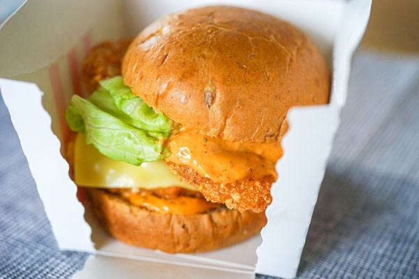 【ケンタッキー】数量限定サンドのボリューム感が凄まじい!!