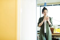 座りっぱなしはNG！ 「立つこと」を意識して健康をゲット