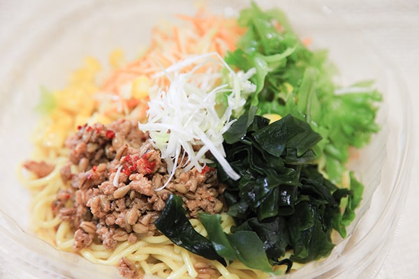 見た目に騙されるな!思ったよりも辛いけど夏にピッタリの冷やし麺