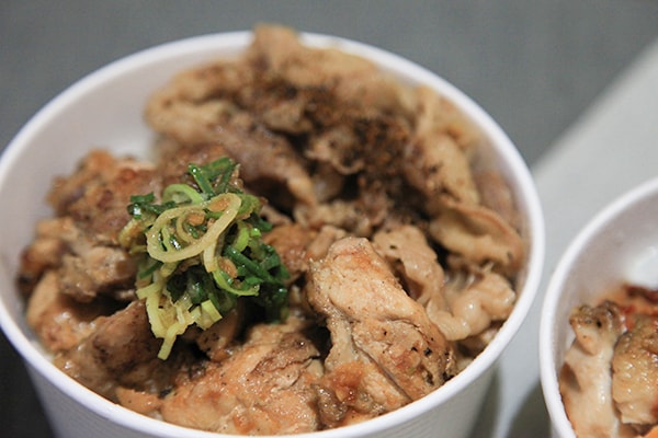 にんにくor唐辛子 松屋の「ごろチキコンボ」、どっちを選ぶ?