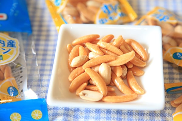 ウマすぎて手が止まらない…!カルディで買った柿ピーが悪魔的すぎる!!