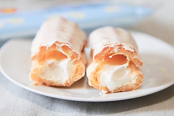 【第2弾】ファミマの真っ白スイーツは伸びるんだって！！