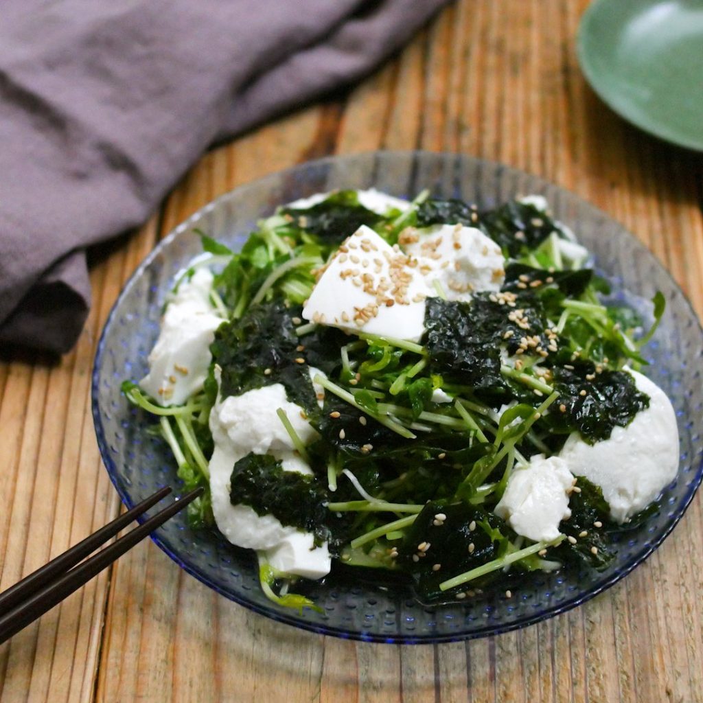 ごま油香る。豆腐とわかめのチョレギサラダ