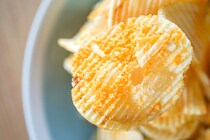 セブンで強烈すぎるピザポテトを発見！犯罪級のウマさでした！