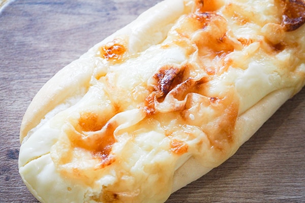 はちみつとチーズのハーモニー!ファミマの新作パンはレンチンがおすすめ!