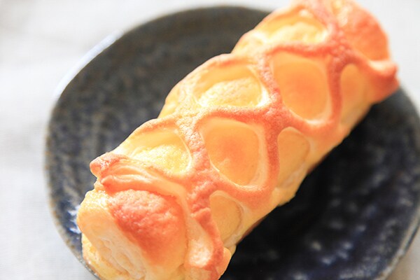 ファミマ怒涛のはちみつパン祭り!はちみつ入りホイップがはみ出る?