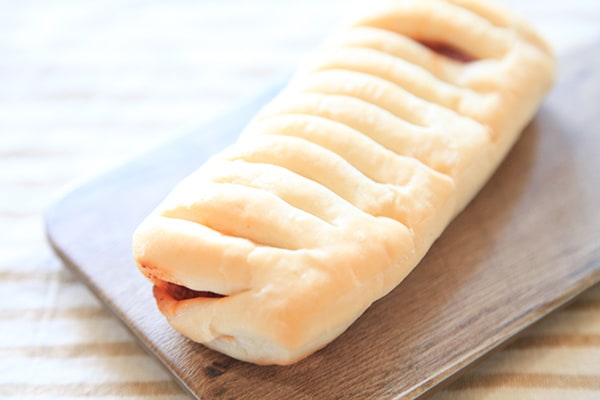 これ、108円で買えるの!? もちもち食感がクセになるファミマ惣菜パンが復活！！