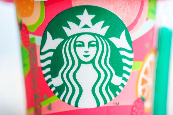 コンビニで買えるスタバの新作ドリンクが超おいしいですよ!!