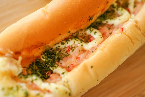 合わなそうだけど意外とウマイ!ローソンの新作パンは○○がいっぱいでクセになりそうでした!