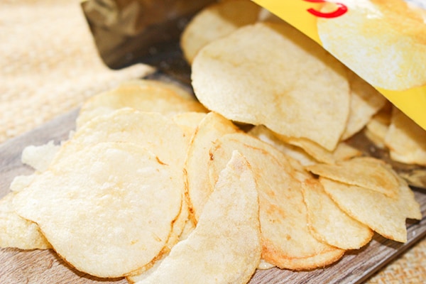 中毒性ありすぎ!!ファミマ限定ポテチを一度食べたら……