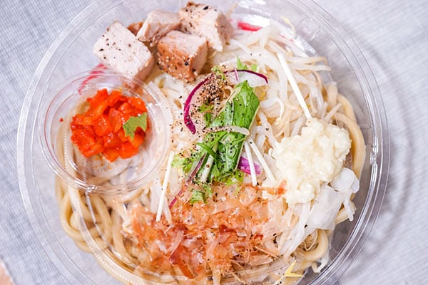 セブンとあの銘店が再びコラボ!がっつり系の麺がやみつきに!!