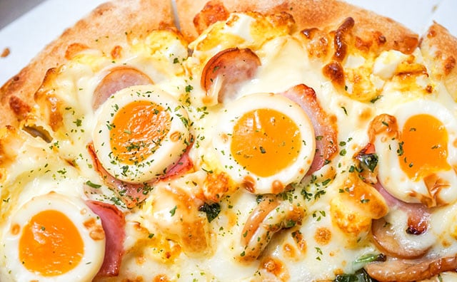 急いでチェックして！ドミノ・ピザの限定ピザは濃厚＆ふわウマ系でした！