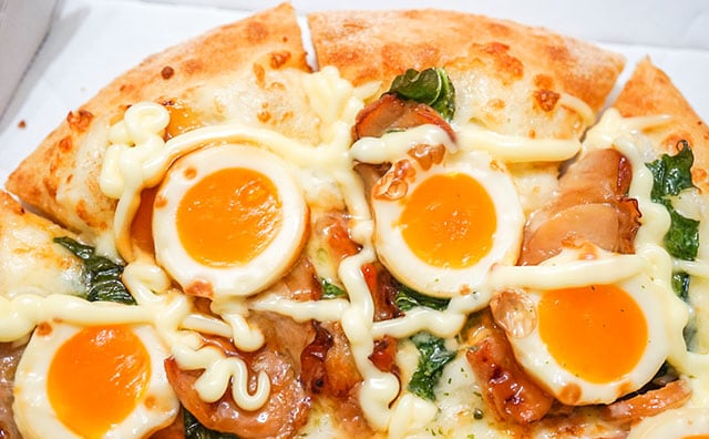 急いでチェックして！ドミノ・ピザの限定ピザは濃厚＆ふわウマ系でした！