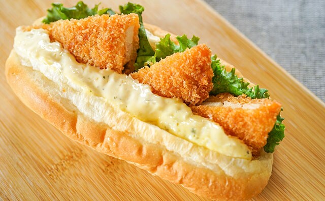 フライが3つも!食べごたえありのセブン新作ロール!