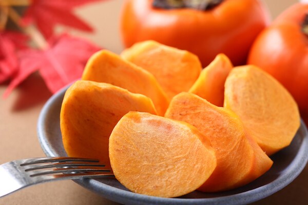 夏の紫外線ダメージは柿で修復? 柿の美容成分がすごい!