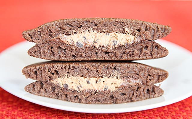 チョコ好き必見！ファミマのパンケーキは「チョコ＋〇〇」でもちっ、ふわっ、かりっ！！