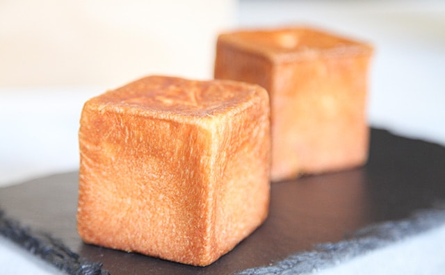 食パン一斤？　いいえ、これ「クリームパン」なんです！！