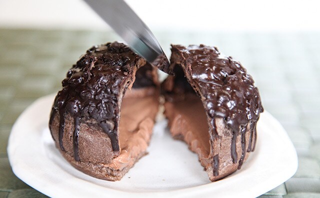 大岩を一刀両断!『鬼滅の刃』の名シーンを再現したスイーツが登場です!