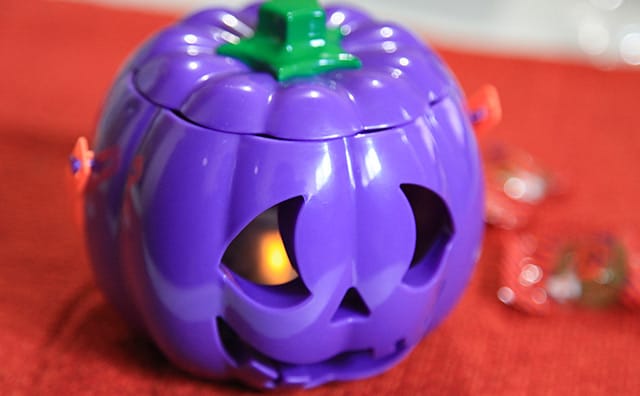 部屋に響く怪しい笑い声…テンションが上がるカルディのハロウィーングッズを発見!!