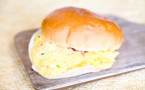 【ローソン】ふわとろ～！たまごが主役の絶品バーガーを侮るな！！