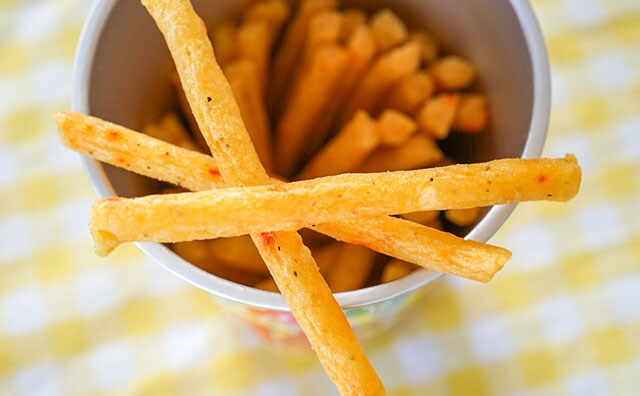 ガチでウマイ!「じゃがりこ」の新商品がピリッとおいしい!