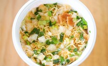 【昭和57年創業】老舗ラーメン店がカップ麺に！澄んだスープがウマイ！