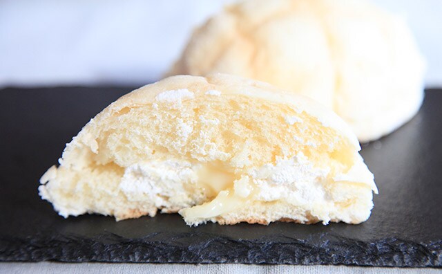 濃厚ミルキー!ローソンのメロンパンは真っ白です!!