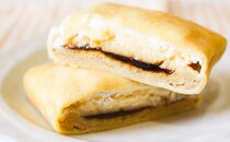 ぷにゅ食感!? ファミマの人気クレープが復活したゾ！！