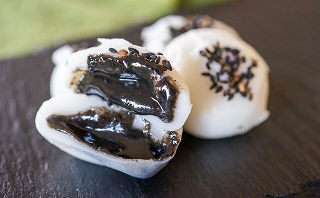 1個40円!セブンの新作団子は中からタレが溢れ出る~!